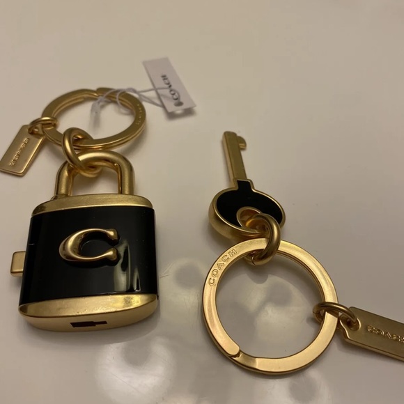 NWT COACH Lock And Key Bag Charm Key Ring C1679 BLACK - Picture 9 of 12